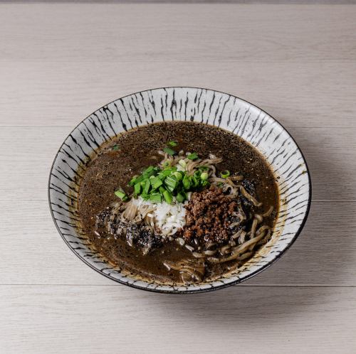 黒胡麻坦々麺