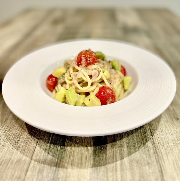 ◆◇夏にぴったりの爽やかパスタ◆◇ツナとアボカドの冷製パスタ　980円 (税込)(スープ＆バケット付)