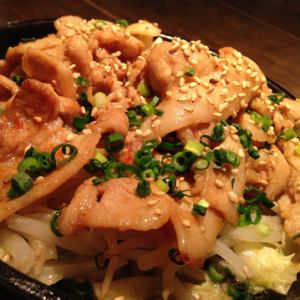 豚バラのピリ辛味噌炒め