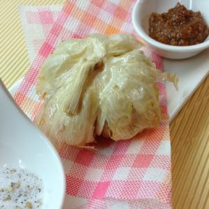 丸ごとにんにく揚げ