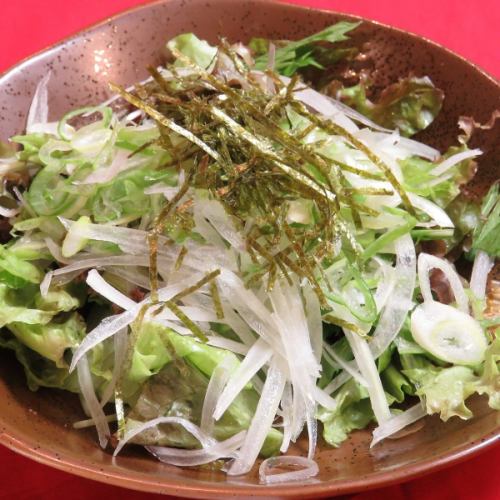 Choregi salad with chopped seaweed and green onion