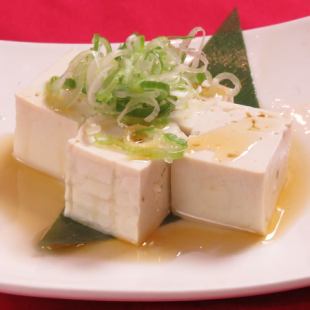 Salted cold tofu with green onion and sesame oil