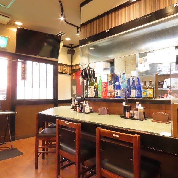 ≪様々なシーンでご利用いただけます☆≫店内は、和の温もりを感じられる落ち着いた空間が広がっています。ゆったりとした時間が流れる中で、自慢の料理やお酒を心ゆくまでお楽しみいただけます。プライベート感を重視した半個室や、足を伸ばして寛げる掘りごたつ席をご用意しています。様々なシーンでご利用いただけます。