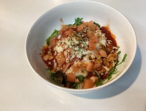 マグロのタコライス