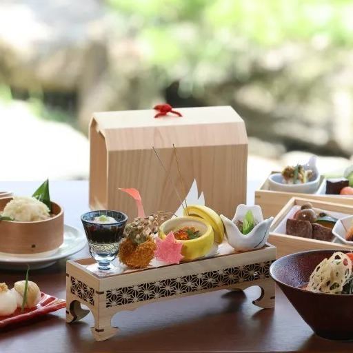 All Day Dining Shizuku オールデイダイニング シズク アート