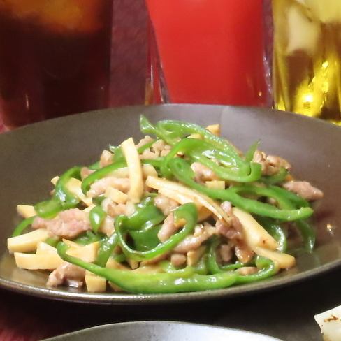 青椒肉絲(チンジャオロース)