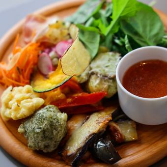 メインのお料理はその場で☆季節のお惣菜を楽しめる♪ランチセット A メイン料理＋550円(税込)◆