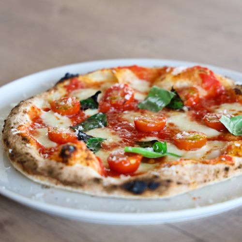 こだわりのピッツァや溶岩石で焼き上げるグリル料理★