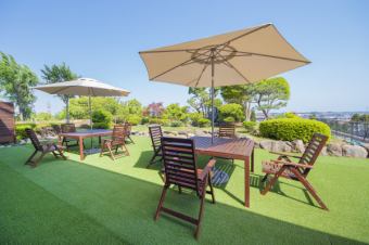 [BBQ GARDEN PARTY] 成人 5,500 日元 / 小學生 2,750 日元 / 兒童（3-6 歲）1,100 日元 / 學齡前兒童免費
