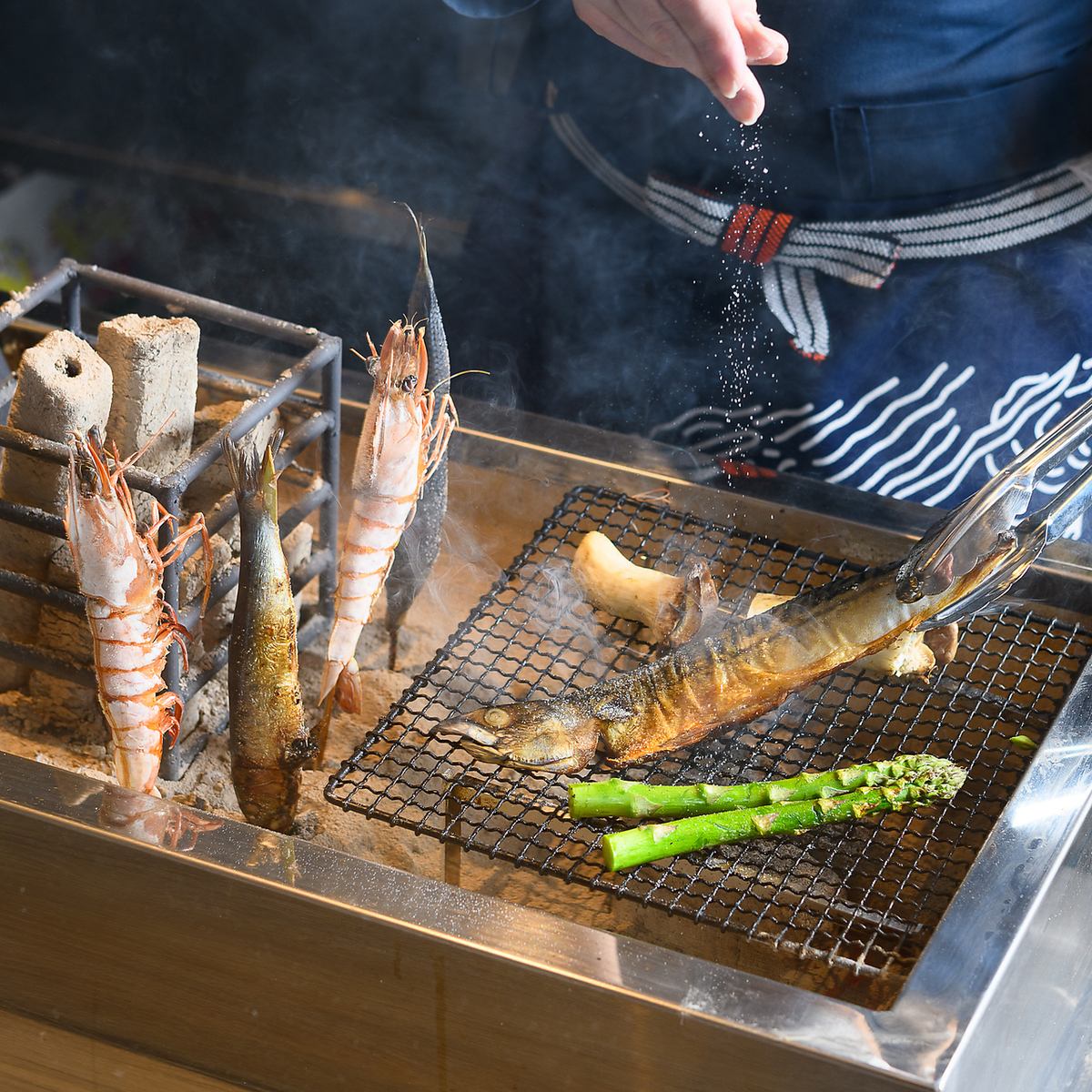 Please enjoy hearth grilling using seafood♪