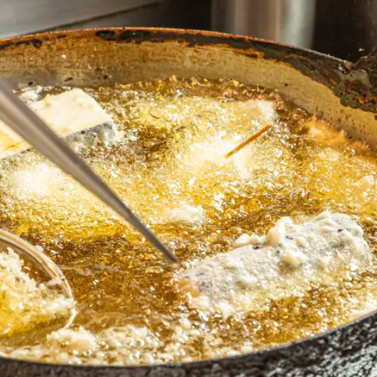 【サクッふわっ食感◎】職人が丁寧に揚げた「天ぷら」/176円(税込)~