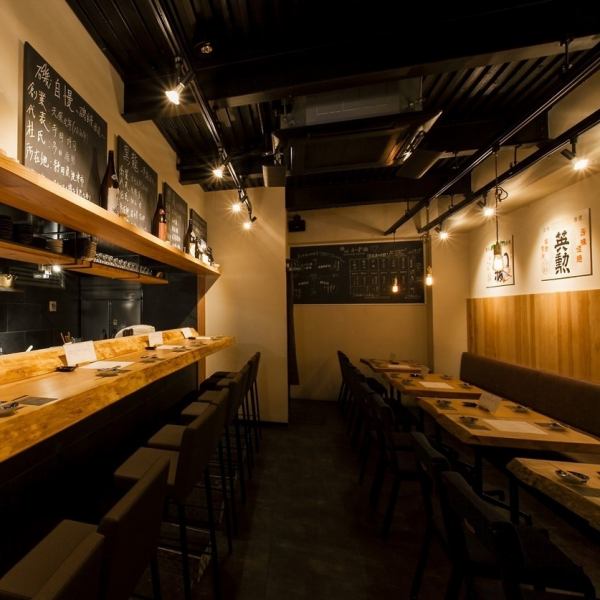 [Table seating] Suitable for 3 to 16 people♪ The restaurant has a calm atmosphere.A hideaway atmosphere that is perfect for dates, girls' gatherings, etc.