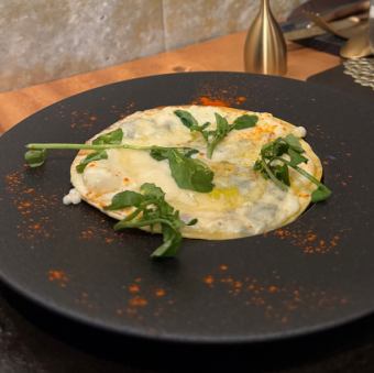 イタリア産 ブルーチーズのおつまみピザ