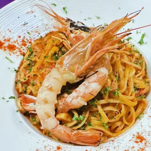 南イタリアトマトと魚介のペスカトーレ