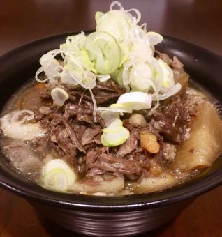 Beef tendon stewed udon
