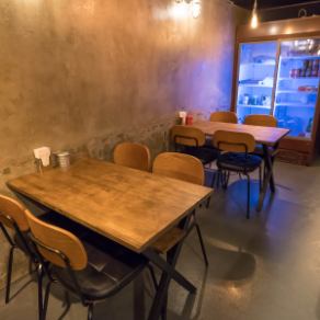 記念日や誕生日など、特別なシーンには、ゆったりと座れるテーブル席をご利用ください。大切な思い出作りの場を提供します。