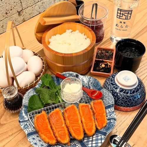 免费米饭续杯！无限量生鸡蛋！免费泡菜！