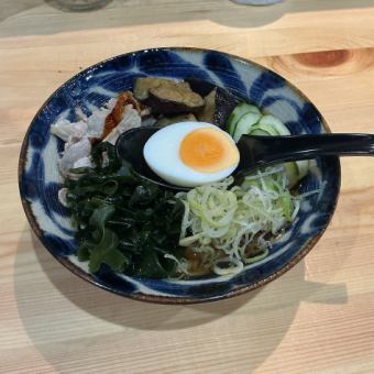 구운 가지 고기 부카케 우동