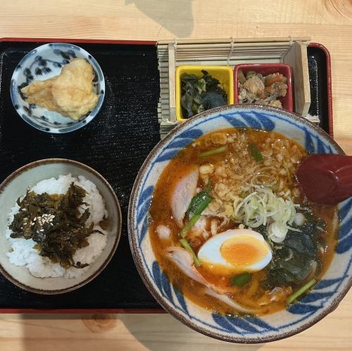 ランチ 旨辛台湾肉うどん