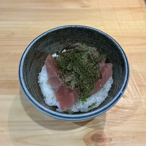 沖縄近海生まぐろ丼