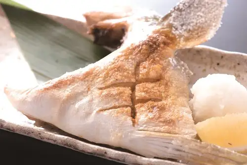 ぶりカマ塩焼き