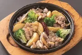 ひね鶏のアヒージョ