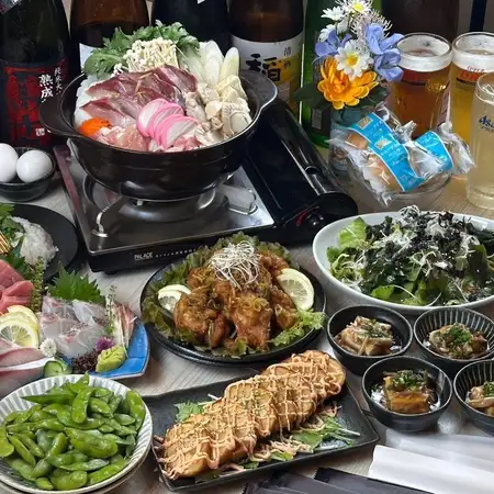 [2-hour all-you-can-drink included] Year-end party limited offer!! Meat and seafood hot pot and a generous serving of luxurious sashimi course [4500 yen including tax]