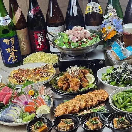 Perfect for a slightly luxurious and filling year-end party! 5-item sashimi platter & Hakata-style beef offal hot pot!! 2 hours of all-you-can-drink included for 5000 yen (tax included)!