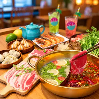 ★Spicy Hot Pot Indulgence Course★ (Reservations close at 3 PM on the day) ●