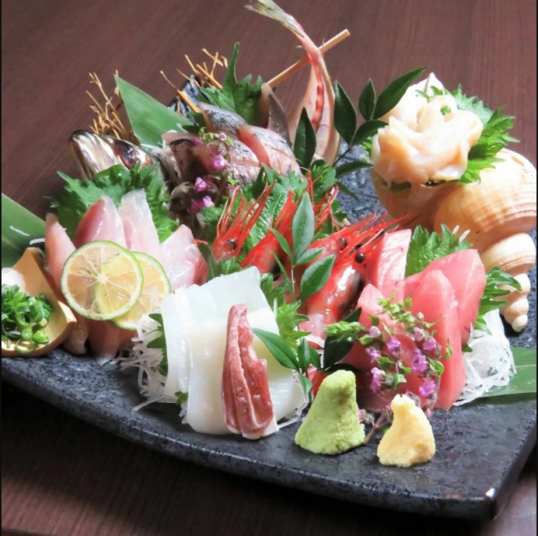 "5-piece sashimi platter" - Enjoy fresh bluefin tuna sashimi and charcoal-grilled meat with delicious flavors