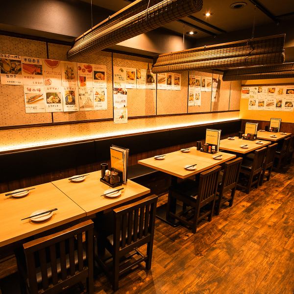 本店可容纳50人以上的座位，非常适合举办欢迎会、欢送会、聚会等多人聚集的酒会♪对于重视隐私的顾客，我们还设有完全私人的房间◎大屏幕电视 我们的房间很受喜欢观看体育比赛的顾客欢迎♪