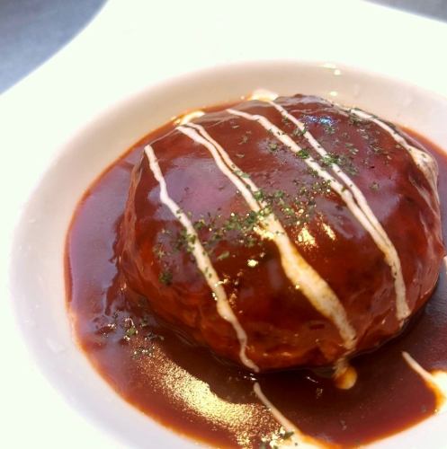 肉汁溢れるハンバーグ