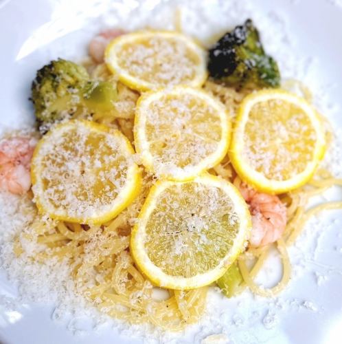 【季節メニューも♪】レモンパスタ★海老とブロッコリーのレモン香る贅沢パスタ♪