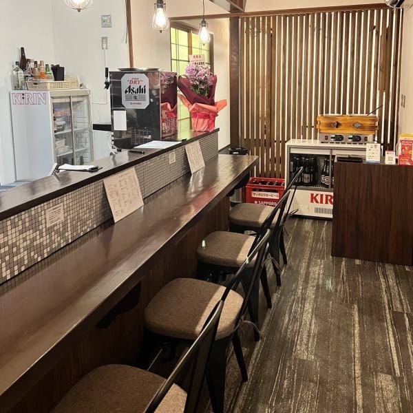 [Cozy counter seats] We have counter seats that couples and singles can use casually.This is a special seat where you can see the kitchen right in front of you and enjoy the feeling of being there! Please make your reservation as soon as possible!