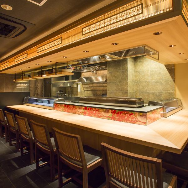 [Counter seats] There are 10 seats in total! The counter seats at the Yakitori restaurant are the front row of the arena at live performances! You can enjoy freshly grilled, high-quality "Yakitori" right away ♪ The counter serves as a large chair. You can sit comfortably.Please feel free to come by yourself ☆
