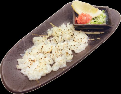 目の前で炙ります！えんがわ塩炙り