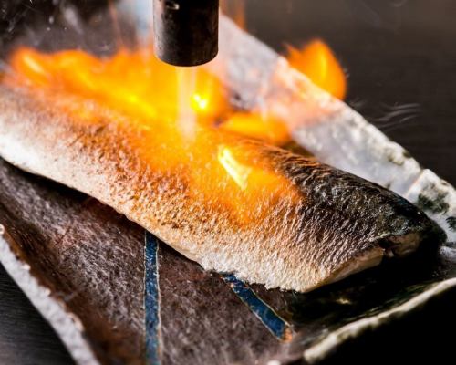 丸七自家製！炙り〆サバ