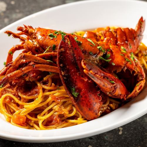 Linguine with lobster and fresh tomato