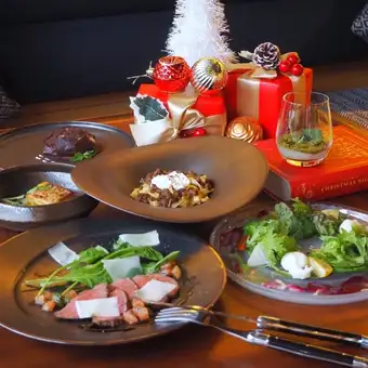 [Limited to December 19th-25th] Christmas Dinner Course: A luxurious 6-course meal featuring caviar and double main courses of meat and fish.