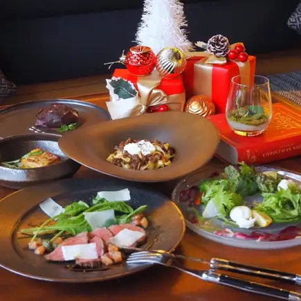 [Limited to December 19th-25th] Christmas Dinner Course: A luxurious 6-course meal featuring caviar and double main courses of meat and fish.
