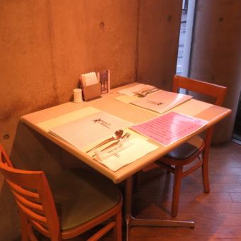[Table seats] Table seats that can be used by 2 people ♪ Can be used for dates and even one person.Enjoy our specialty dishes♪ We also have nice desserts☆