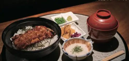 うなとろランチ