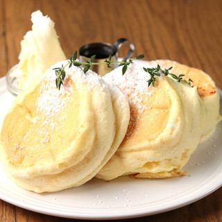 ふわふわ感が止まらない！職人自慢のパンケーキ　全4種