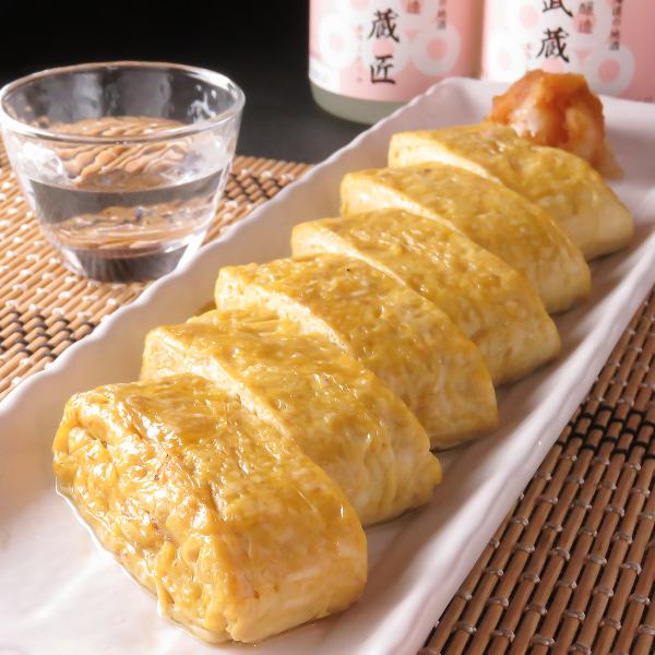 【だし巻】出汁と玉子の自然な甘みが一体となった豊かな風味◎《715円(税込)》