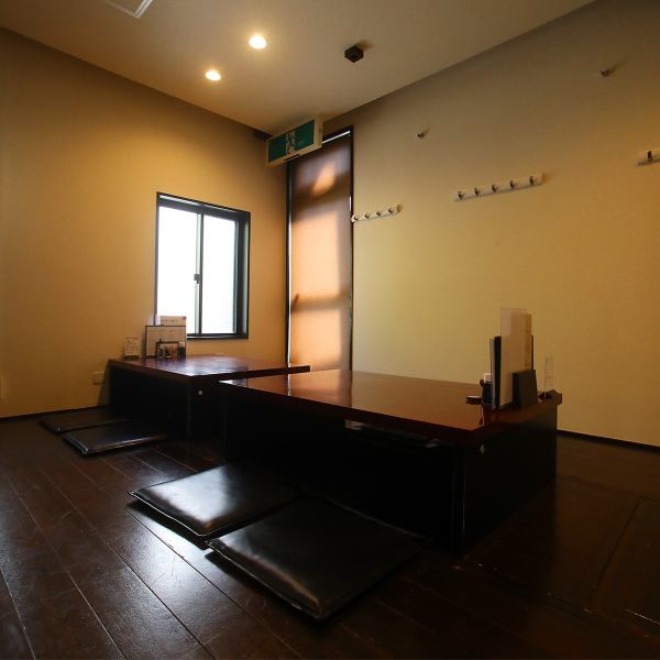 当店では宴会や貸切など大勢でもお楽しみいただけるお席をご用意しております。また、お手頃価格のコースも多数ご用意しており、全てのコースで10種から選べるもつ鍋をご提供しております。コースと共にお楽しみいただける飲み放題もご用意がございますので、幹事さんも安心して皆様と共にお楽しみいただけます。