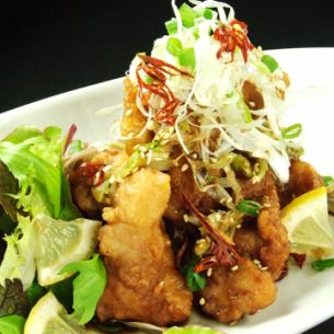 Deep-fried chicken with lín jī sauce