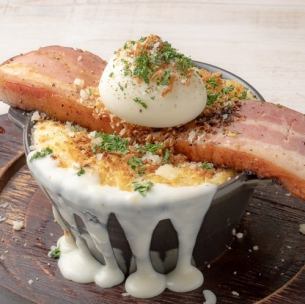 Extra-large Bacon Steak Carbonara Volcano Pasta