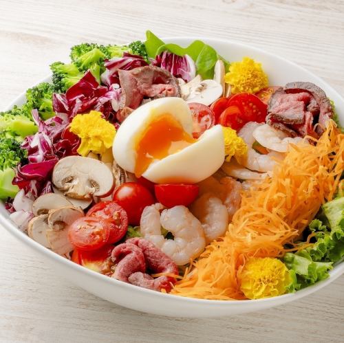 채색 야채 코브라 멘 샐러드