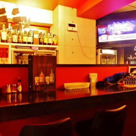 [Counter seats] There are also spacious counter seats! There is also a large monitor so please use it for watching sports, etc. Self-sufficient Toride Private room Banquet All-you-can-drink