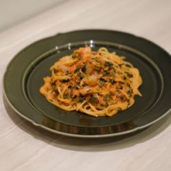 【平日限定】えびとほうれん草のトマトクリームパスタ